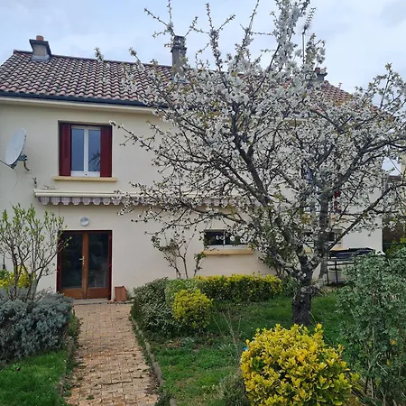 Logement Cosy Au Coeur D'Oradour Extérieur photo